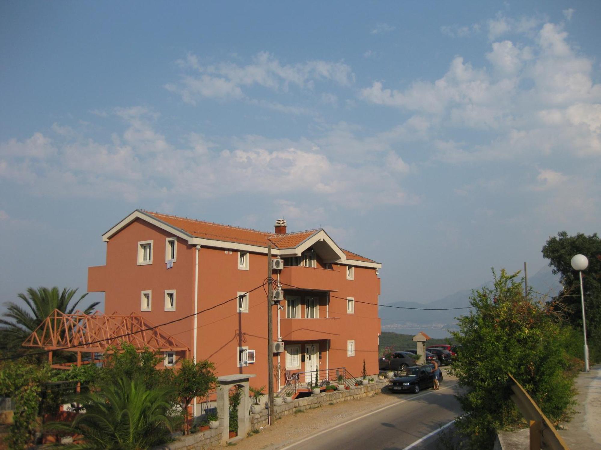 Apartments Drobni Pijesak Petrovac ภายนอก รูปภาพ