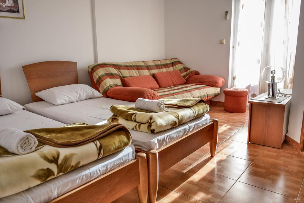 Apartments Drobni Pijesak Petrovac ภายนอก รูปภาพ
