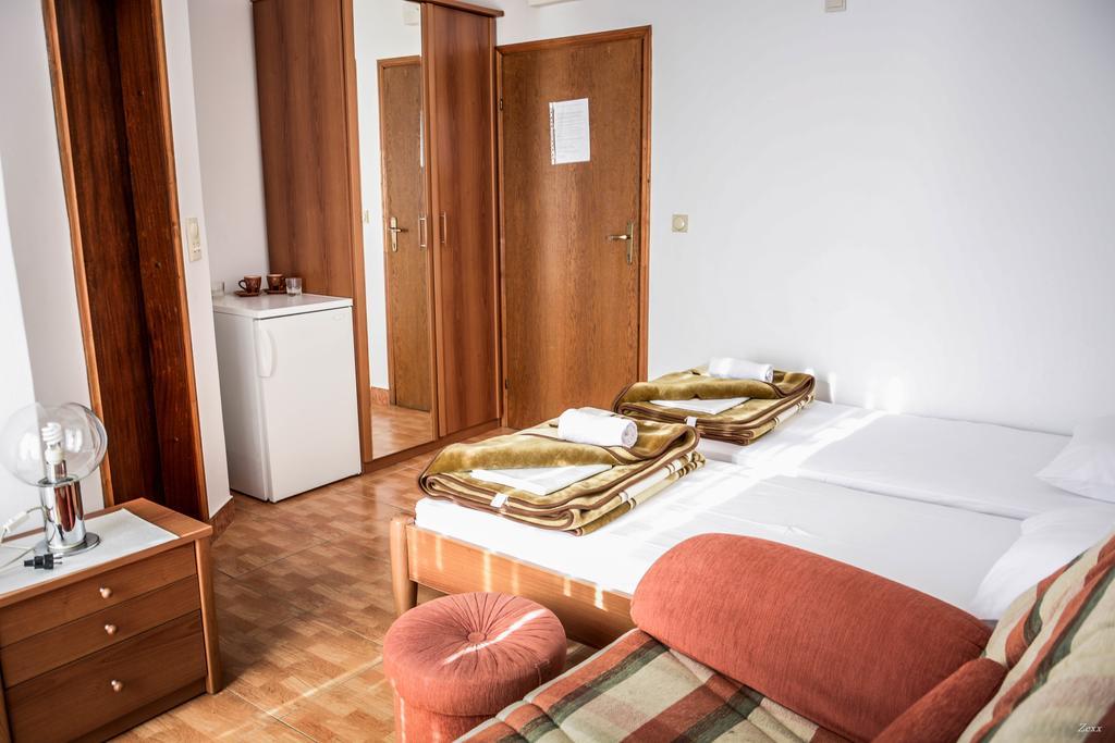 Apartments Drobni Pijesak Petrovac ภายนอก รูปภาพ