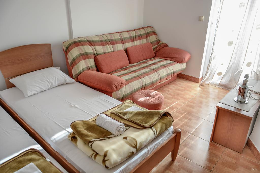 Apartments Drobni Pijesak Petrovac ภายนอก รูปภาพ