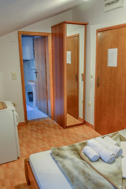 Apartments Drobni Pijesak Petrovac ภายนอก รูปภาพ