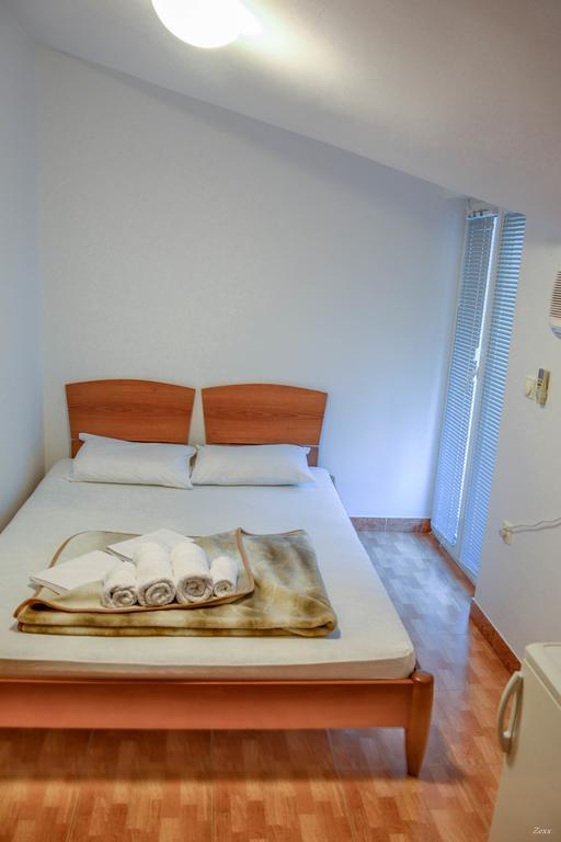Apartments Drobni Pijesak Petrovac ภายนอก รูปภาพ