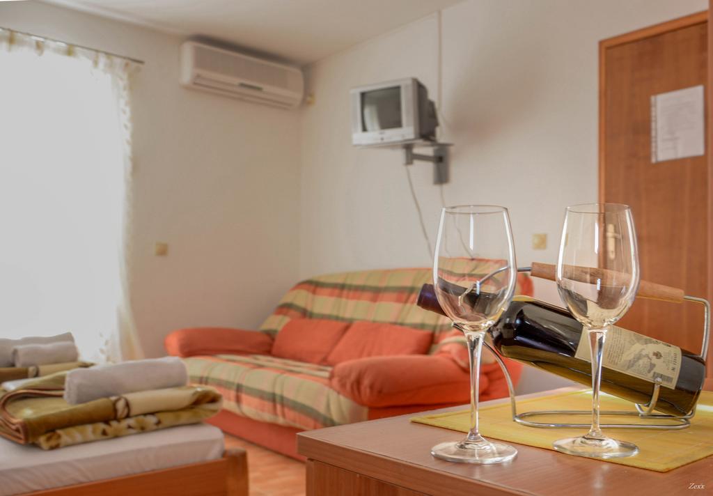Apartments Drobni Pijesak Petrovac ภายนอก รูปภาพ